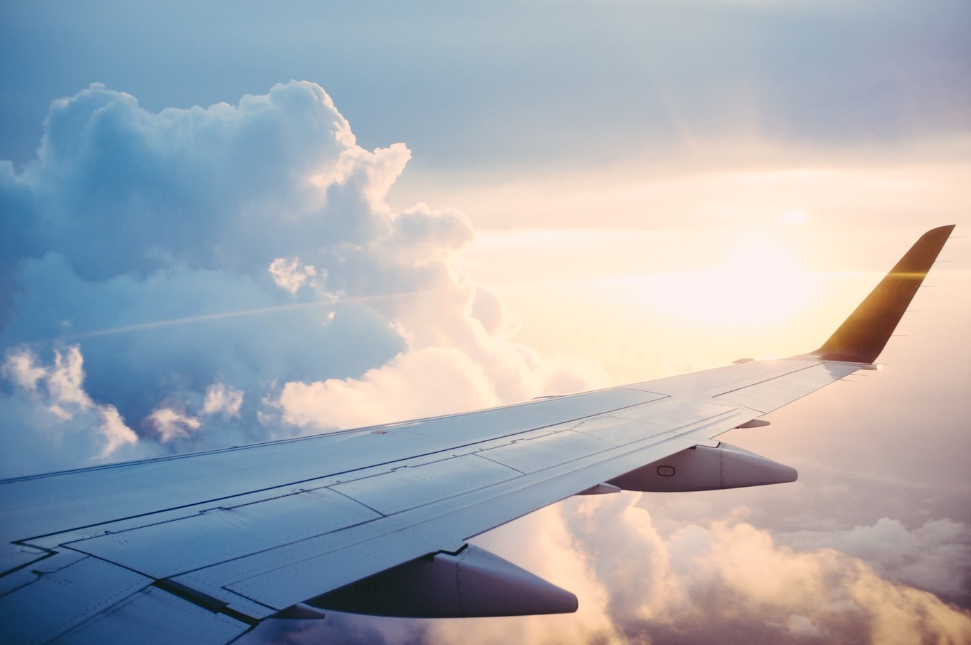 Ala de un avión durante un vuelo